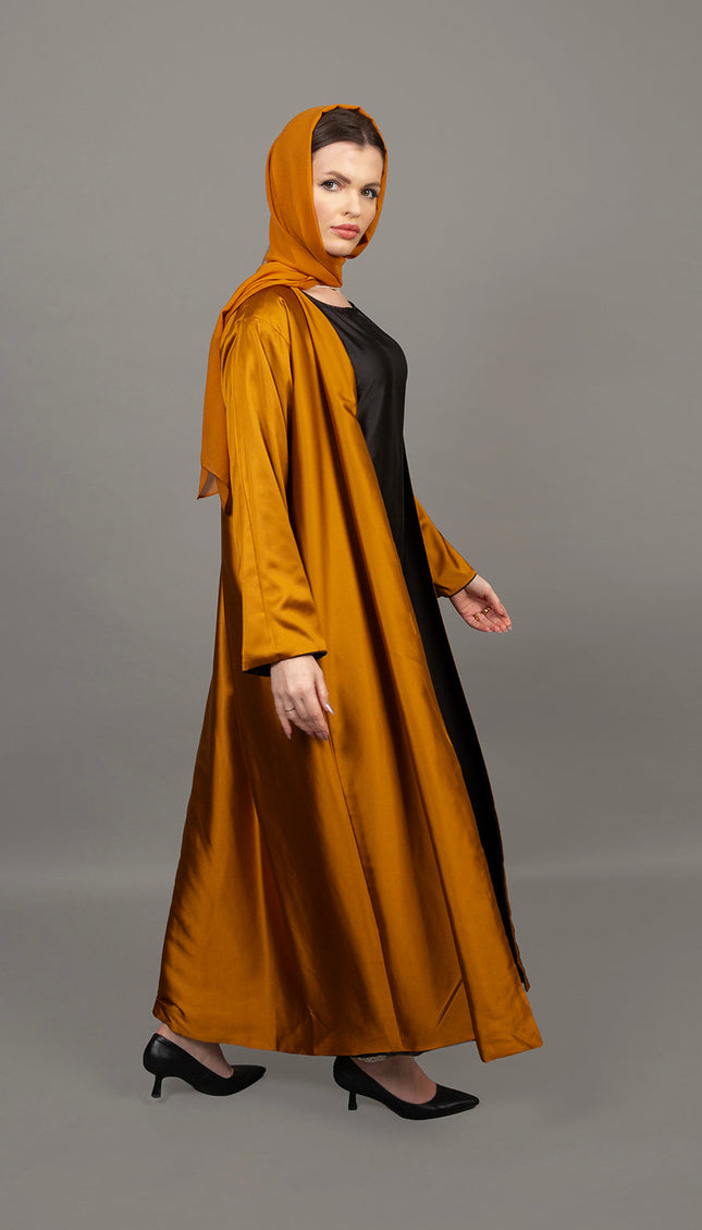 طقم عباية ساتان قابل للعكس باللونين الخردلي والذهبي والأسود (3 قطع) 