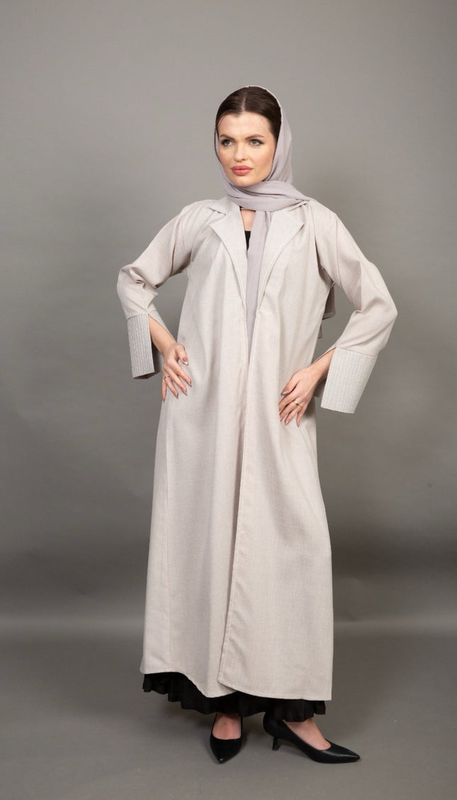 عباية بيج كلاسيكية منقوشة 