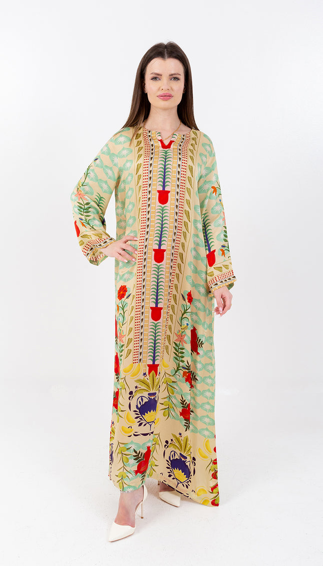 طقم قفطان من الساتان الكوبرو بلون النعناع من إلارا مع وشاح مطابق 